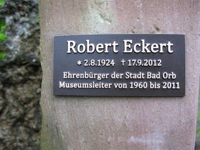 Bronzetafel Robert Eckert